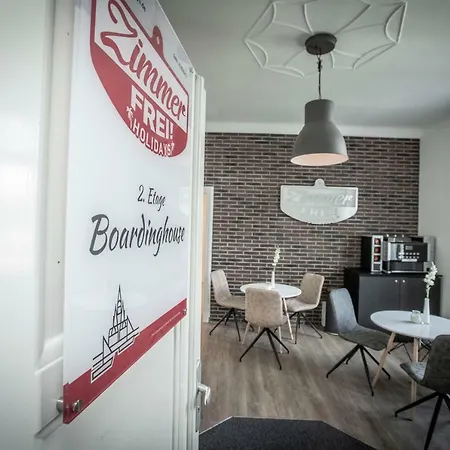 Boardinghouse - By Frei! Holidays 호스텔